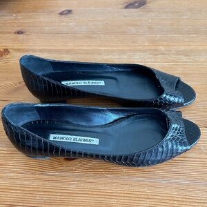 Manolo Blahnik Black snakeskin flats